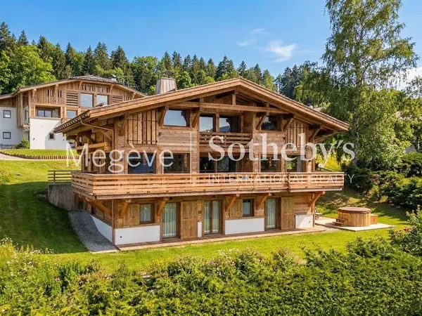 Chalet 8 pièces 370 m²
