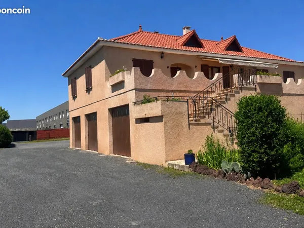 Maison 143 m² + atelier 218 m² + terrain 1750 m² — Cournon ZI — A75/A71/A89