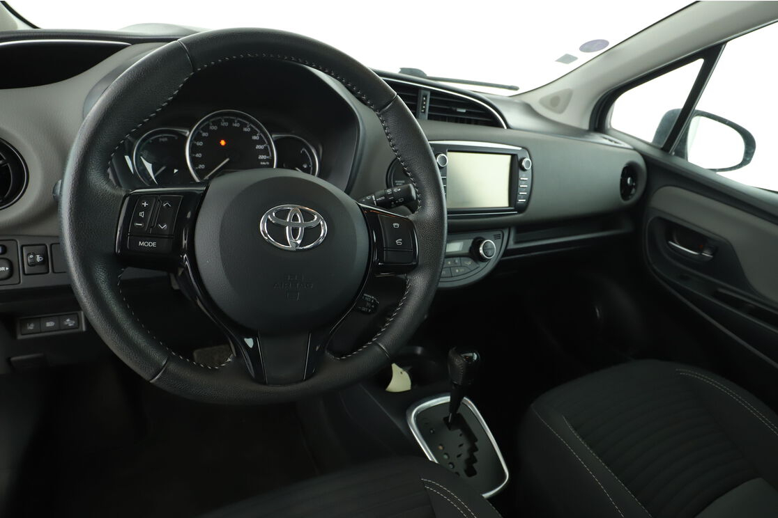 Toyota Yaris 1.5 Hybrid France Business — photo 9