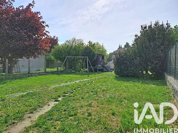 Terrain 230 m²