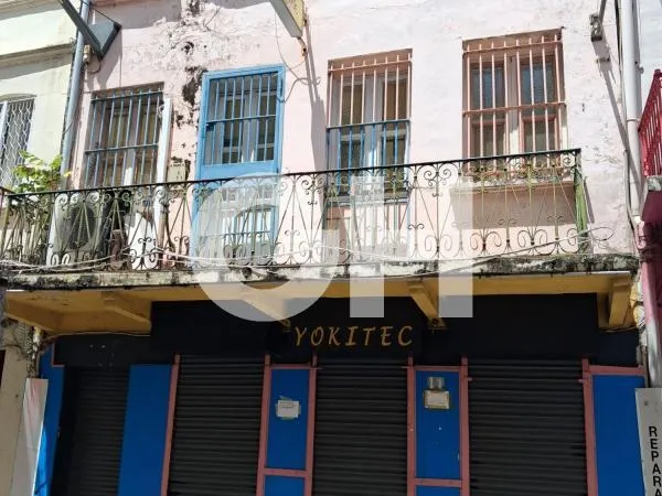 À VENDRE - IMMEUBLE COMMERCIAL R+2 - FORT-DE-FRANCE CENTRE