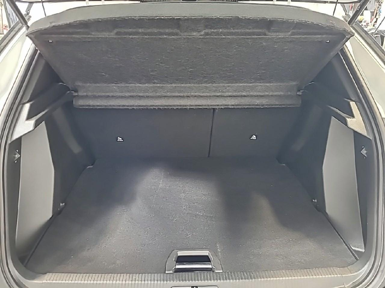 Peugeot 2008 puretech 130 s&s eat8 gt — photo 14