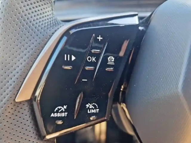 Peugeot 5008 plug-in hybrid 225 ch e-dcs7 — photo 15