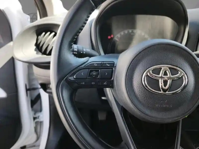 Toyota Aygo 1.0 vvt-i 72 dynamic — photo 13
