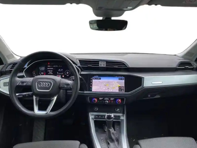 Audi Q3 sportback 35 tfsi 150 ch s tronic 7 — photo 11