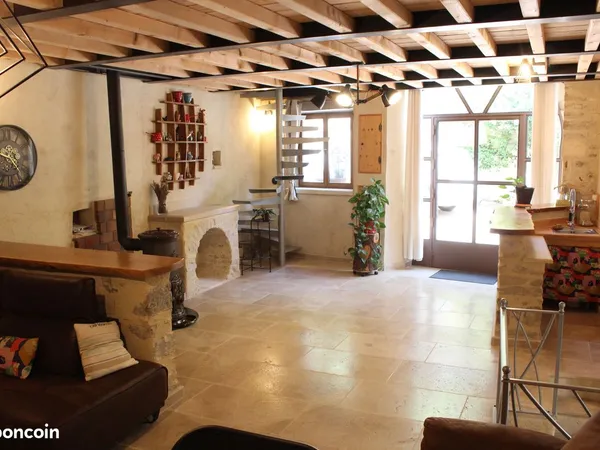 Maison en pierre rénovée