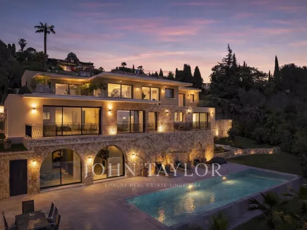Villa contemporaine avec vue mer panoramique
