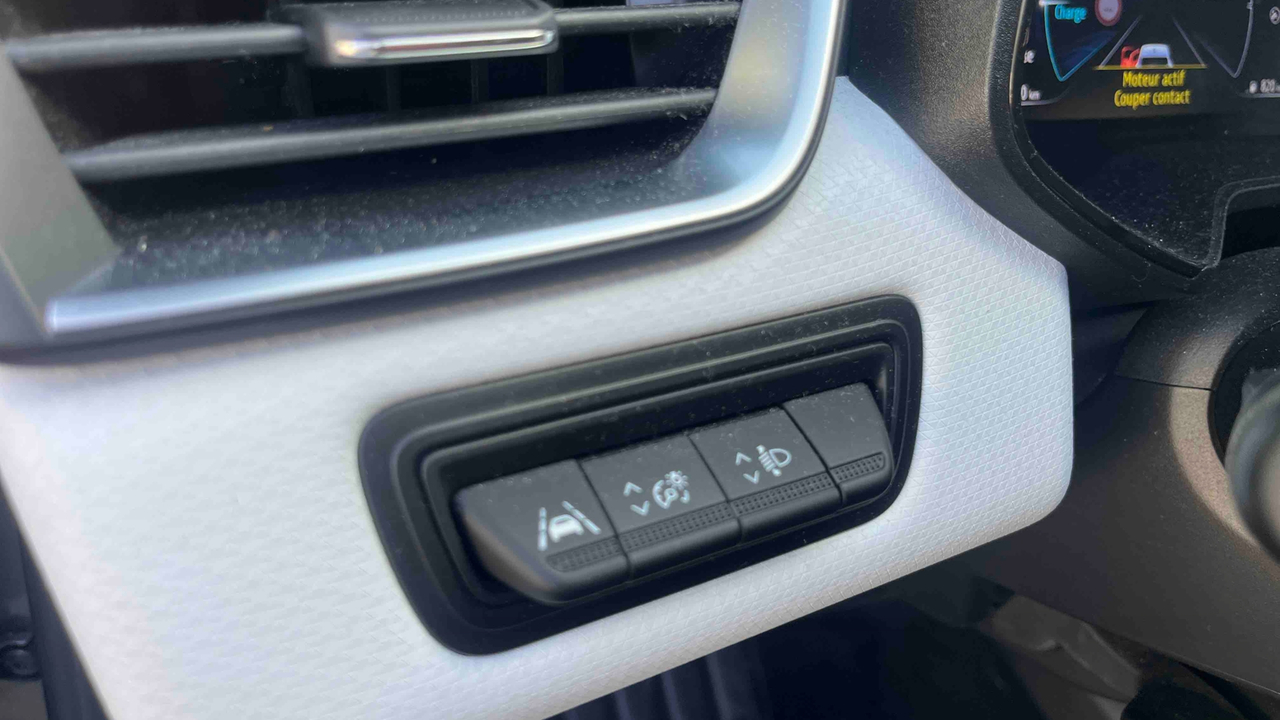 Renault Clio E-Tech full hybrid 145 — photo 18