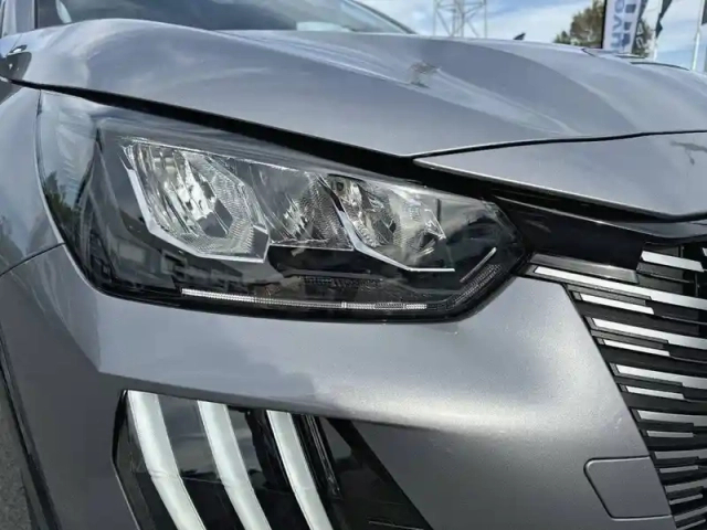 Peugeot 208 hybrid 110 e-dcs6 — photo 36