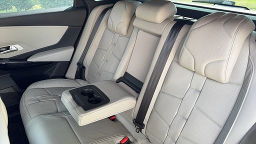 DS DS7 Crossback E-tense 1.6 THP 300 Plug in Hybrid 4X4 EAT8 - Opéra – 2023 – 28166 km – Hybride rechargeable – Boîte Automatique — photo 29