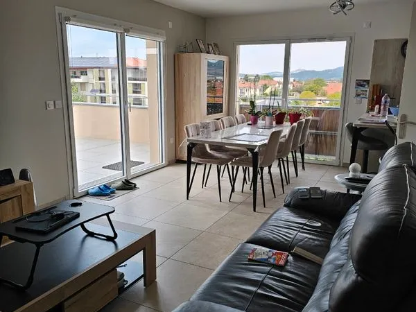 Appartement recent 4 pieces dans résidence sécurisée