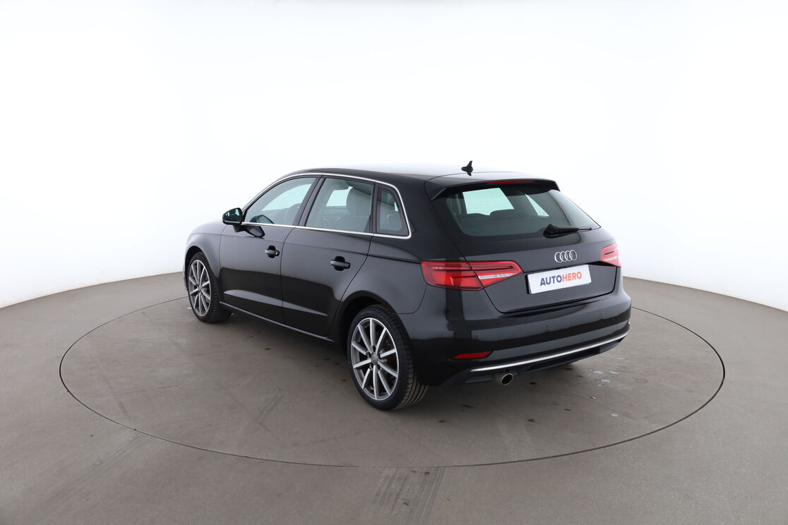 Audi A3 Sportback 30 TFSI Design Luxe S Tronic 7 — photo 3