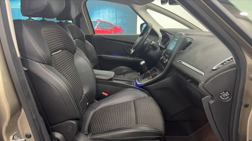 Renault Scenic 1.7 dCi 120 - Intens – 2020 – 85240 km – Diesel – Boîte Manuelle — photo 10