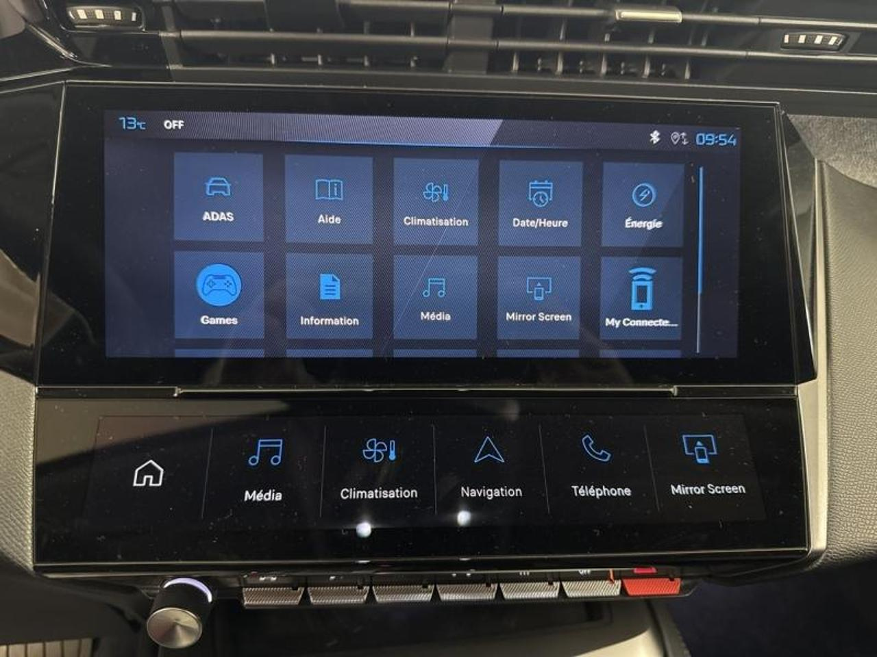 Peugeot 308 phev 180ch allure e-eat8 — photo 12