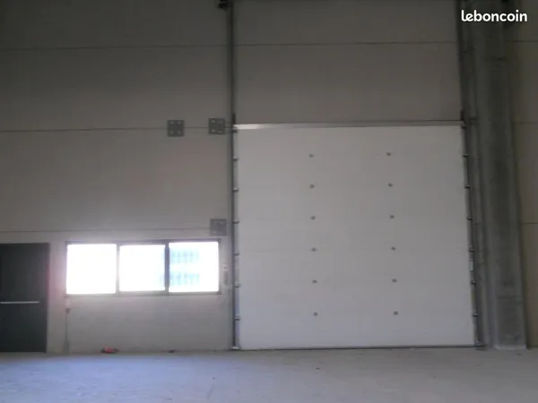 Entrepôt 332 m² Montauroux