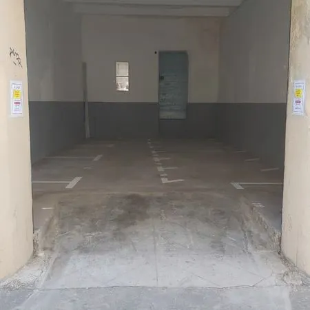 Location Parking moto / scooter - La Plaine