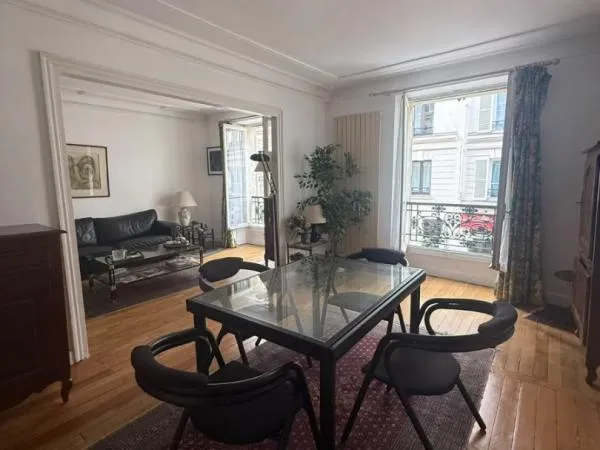 T3 - PLACE SAINT-FERDINAND - 67,55 m²