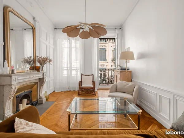 Lyon 2 - Cordeliers / Grolée | Appartement 3 pièces rénové 77 m²