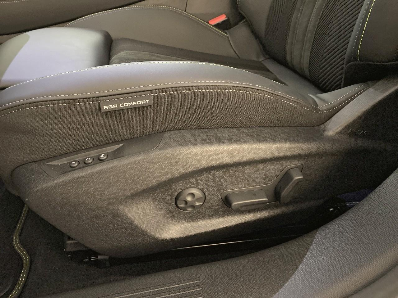 Peugeot 408 hybrid 145 e-dcs6 gt — photo 19