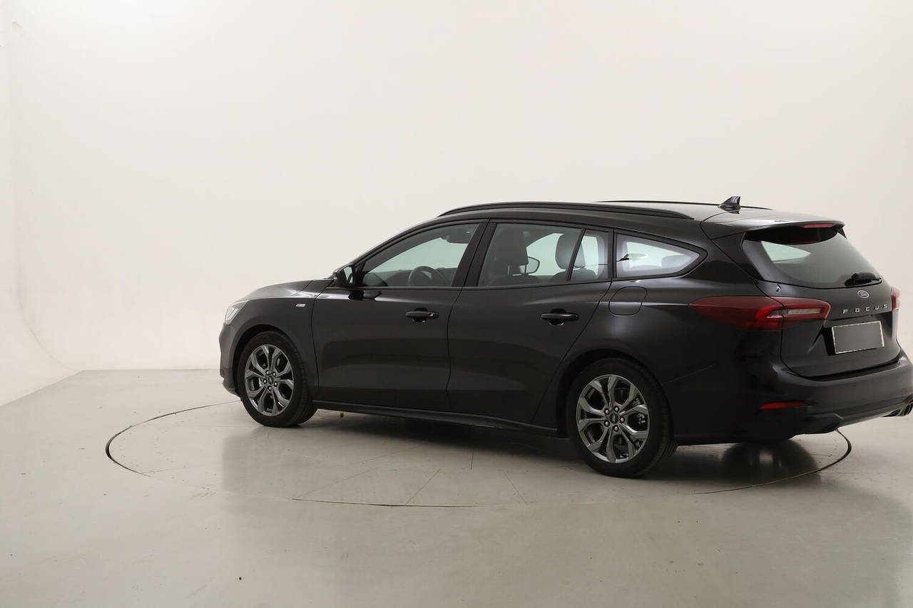 Ford Focus SW — photo 15