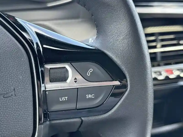 Peugeot 2008 puretech 100 s&amp;s bvm6 — photo 24