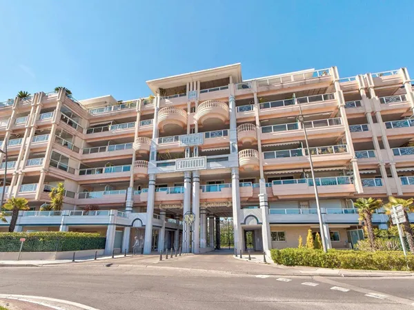 Studio 1 pièce 33 m²