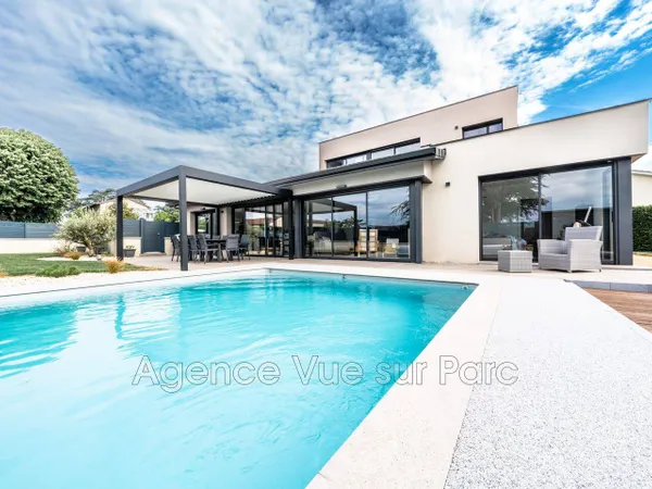 Maison 6 pièces 197 m²