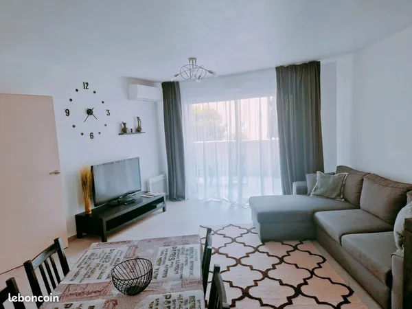 Calvi - T2 spacieux meublé et climatisé, terrasse 14 m² - Très bons revenus locatifs