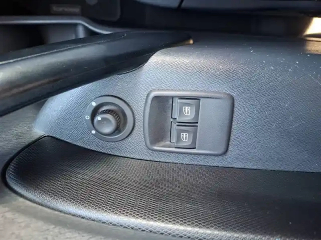 Renault Kangoo blue dci 80 — photo 8