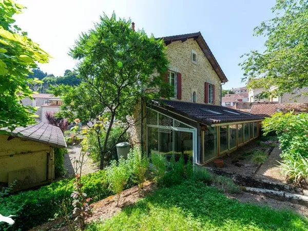 Maison en pierre de 8 pièces principales