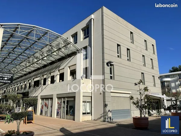 Local commercial 253 m²