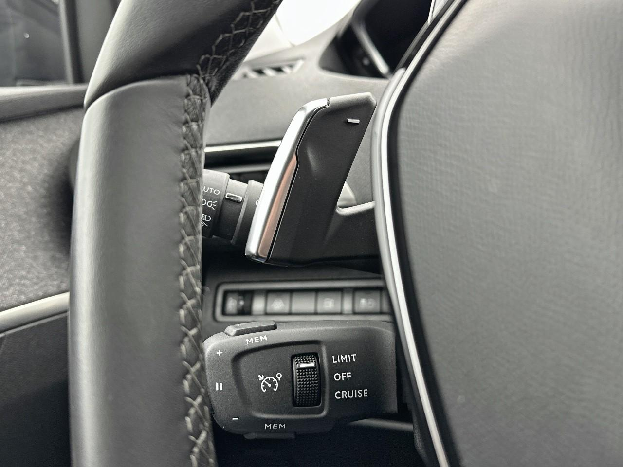 Peugeot 3008 hybrid 225 e-eat8 allure pack — photo 21