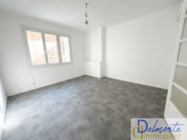 T2 traversant de 54,60 m2 avec loggia Centre-ville Fort