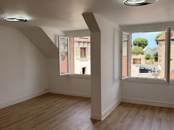 Beau T4 récemment rénové à neuf à Néris-les-Bains