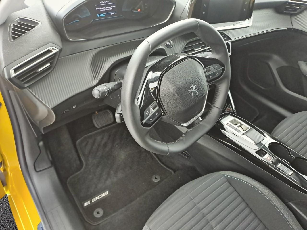Peugeot 208 electrique 50 kwh 136ch style — photo 14