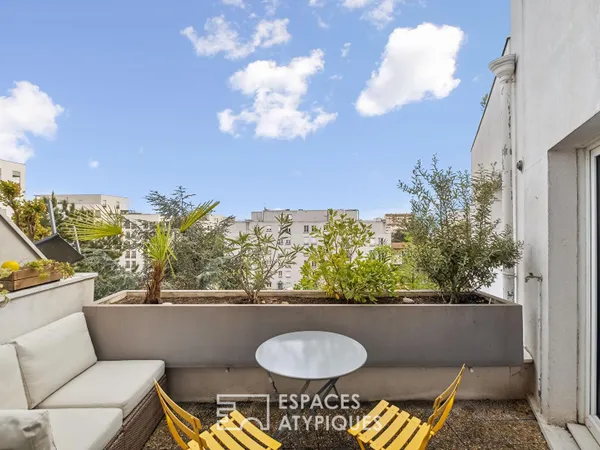 Dernier étage avec beaux volumes et terrasse