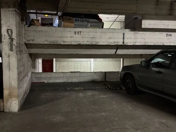 Parking/box PARIS