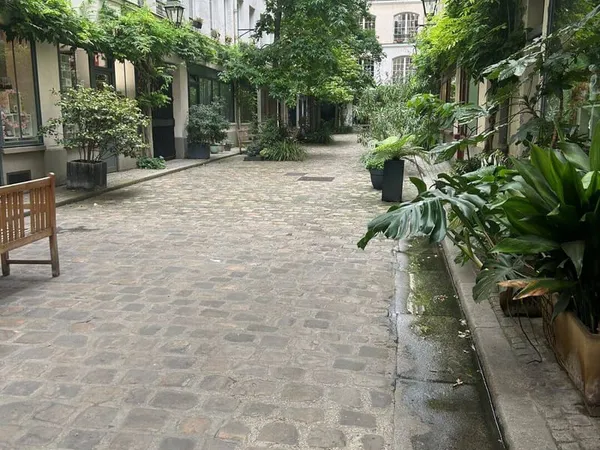 Local 1 pièce 27 m²