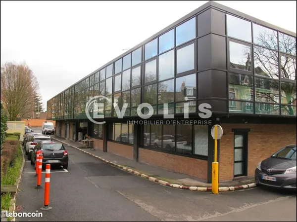 Local d'activité 5 296 m²