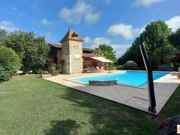 Maison 6 pièces 220 m²