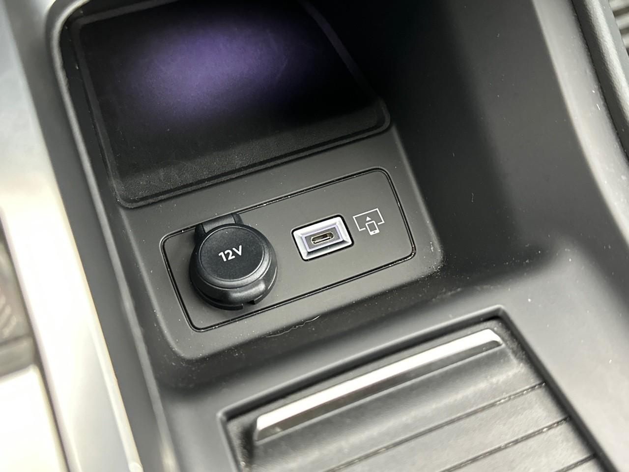 Peugeot 408 phev 225 e-eat8 first edition — photo 30