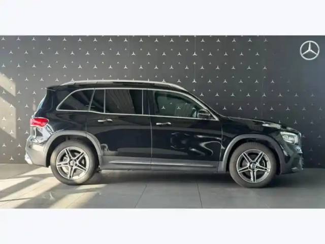 Mercedes Glb 200 d amg line — photo 26