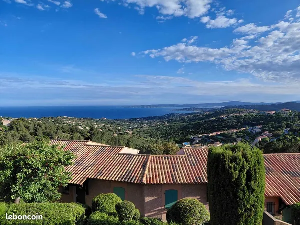 F2 rénové à neuf vue mer imprenable