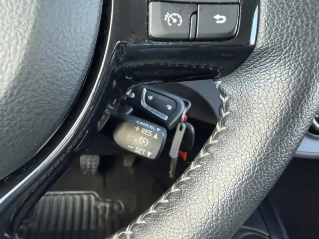 Toyota Yaris 70 vvt-i france connect — photo 9