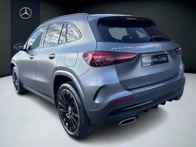 Mercedes Gla 250 e hybrid eq edition 140 — photo 3