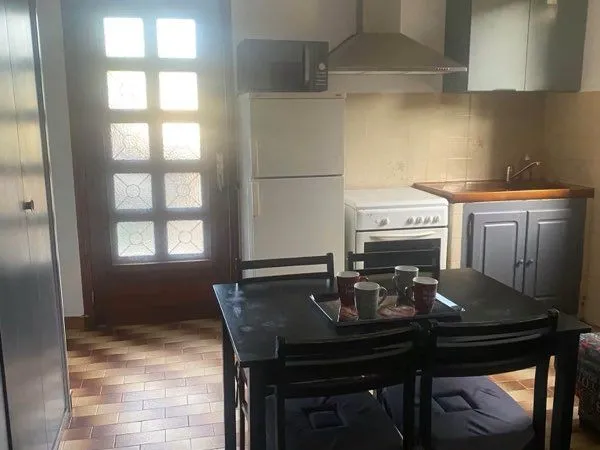 A louer à l année t2 bas de villa