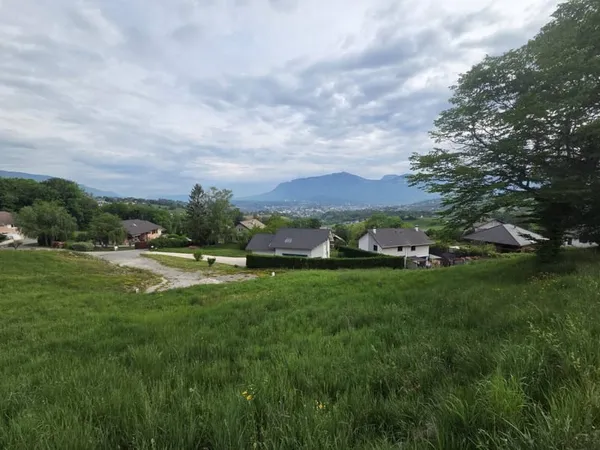 Terrain 851 m²