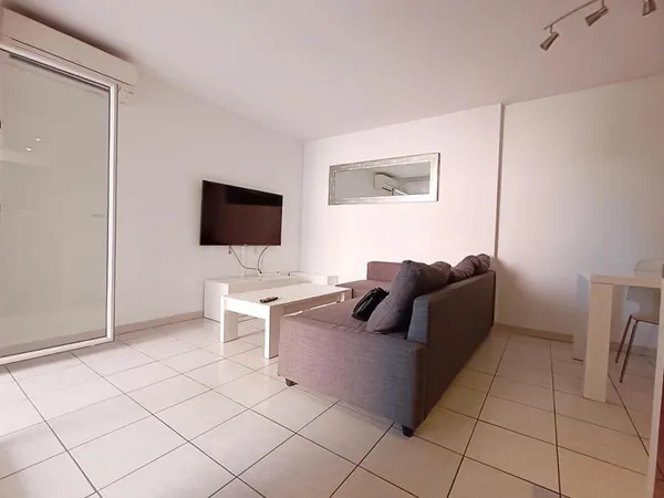 Appartement T2 Avec TERRASSE et Place de Parking