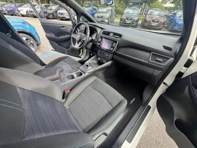 Nissan Leaf 150ch 40kwh acenta 22 — photo 12