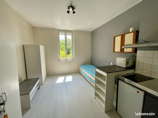 Studio meublé entièrement rénové - Bergerac centre (Quartier Tribunal)
